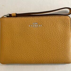 Coach Wristlet /wallet/Honeycomb yellow Leather Medium Size